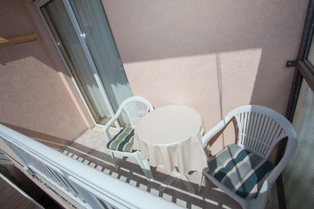 Apartman Antonio Lägenhet Makarska Exteriör bild