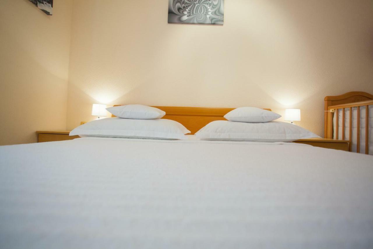 Apartman Antonio Lägenhet Makarska Exteriör bild