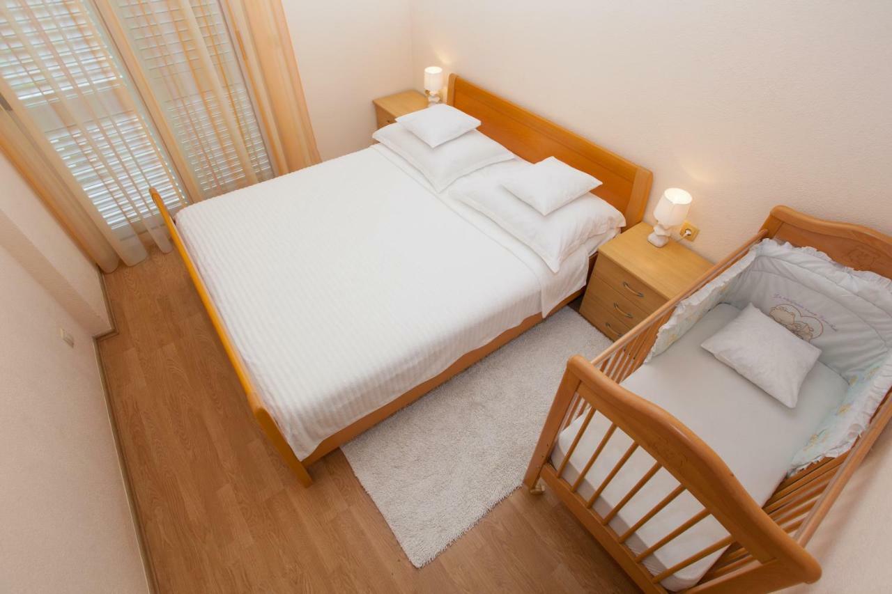 Apartman Antonio Lägenhet Makarska Exteriör bild