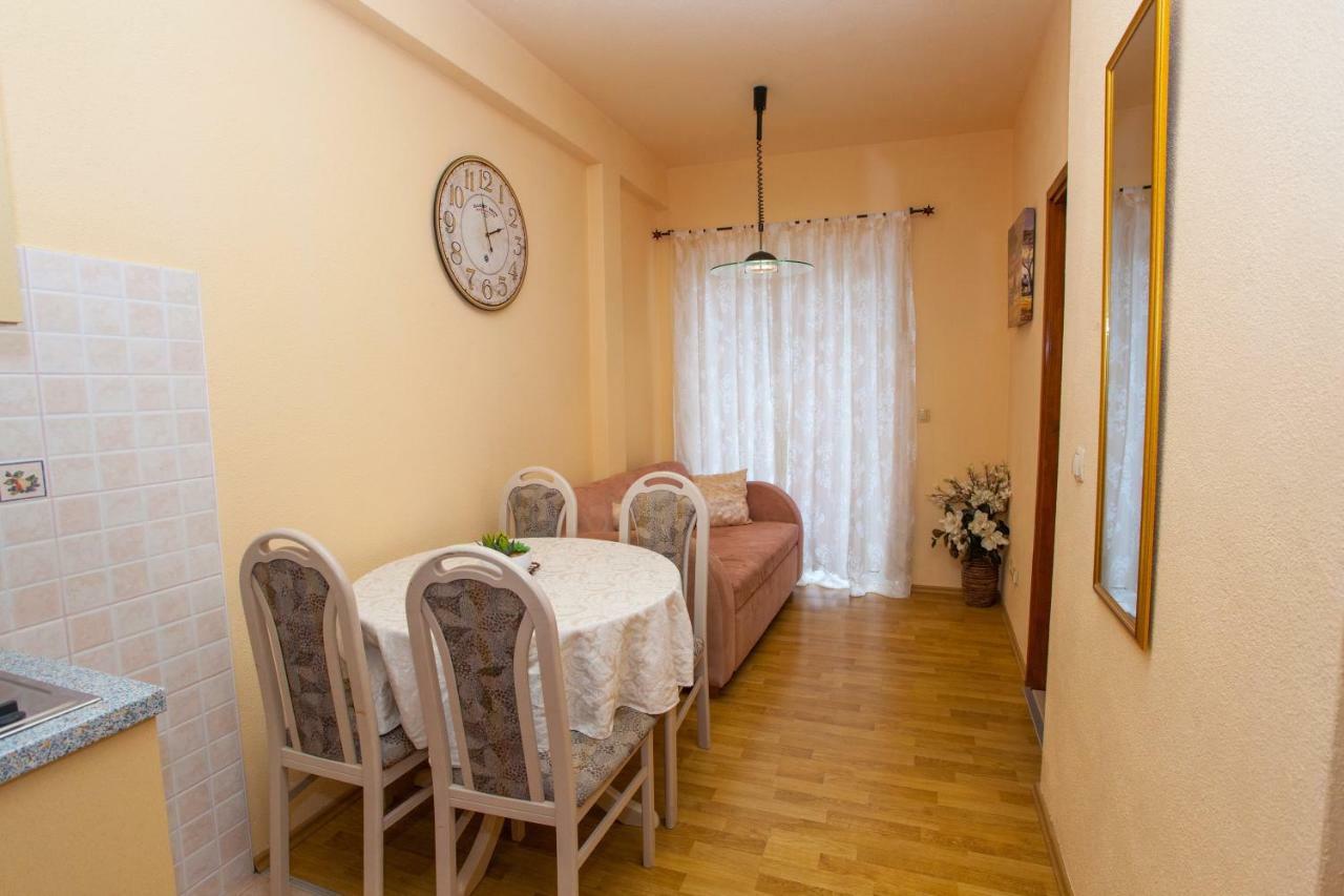 Apartman Antonio Lägenhet Makarska Exteriör bild